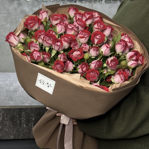 Букет из кустовых пионовидных роз 13шт