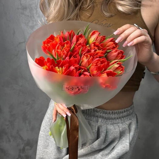 Букет из оранжевых пионовидных тюльпанов 19шт