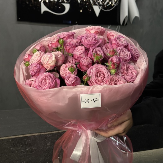 Букет из малиновых кустовых роз 9шт