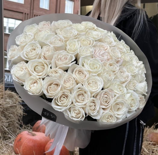 Букет роз из сорта «PLAYA BLANCA» 55шт