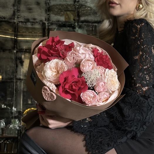 Авторский букет с гортензией, розой и озотамусом