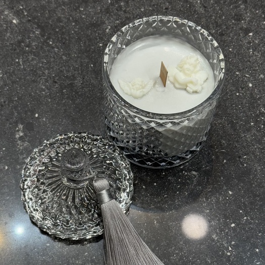 Свеча ручной работы с ангелами