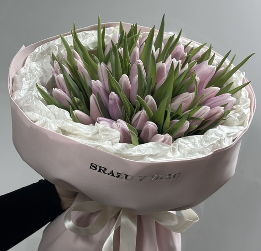 Букет из нежно-розовых тюльпанов 45шт