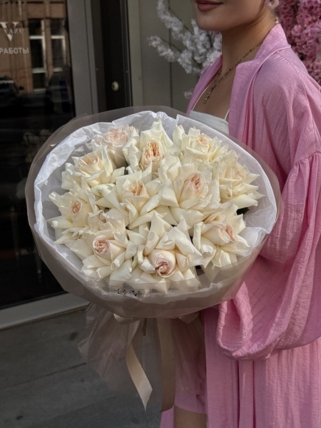 Букет из французских роз "WHITE O’HARA" 11шт