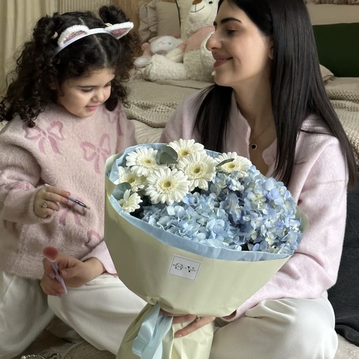 Дуо-букет с гортензией и белой гермини