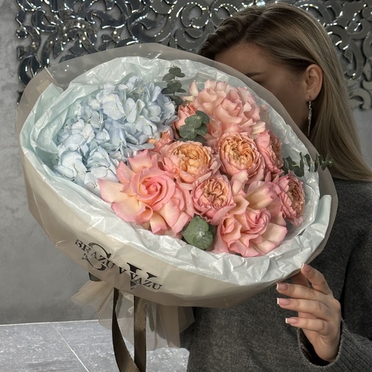 Авторский букет с гортензией, джульеттой и эвкалиптом