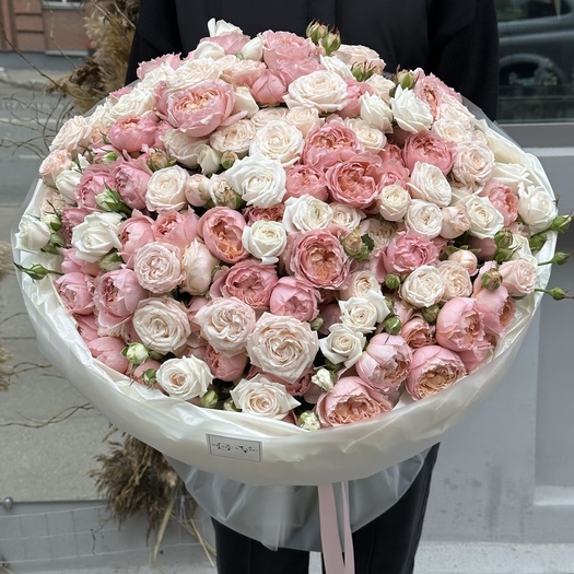 Букет из кустовых роз микс 45шт