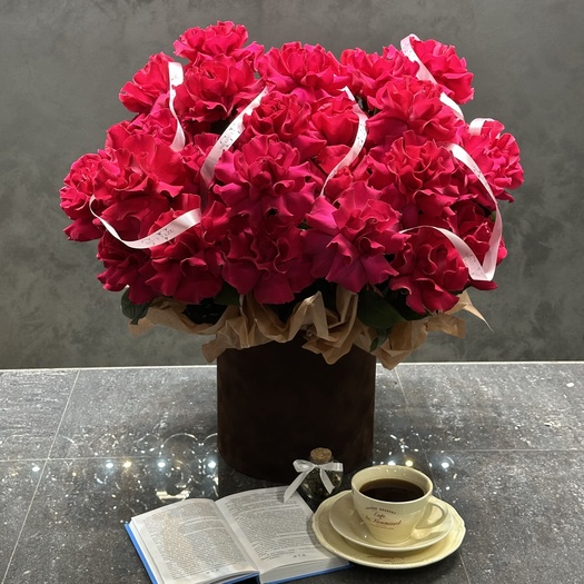 Композиция из французских роз сорта «GOTCHA» 33шт