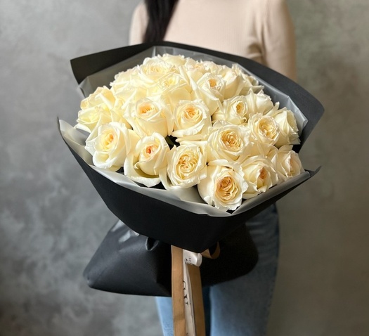 Букет из роз сорта "CANDLE LIGHT" 25 шт