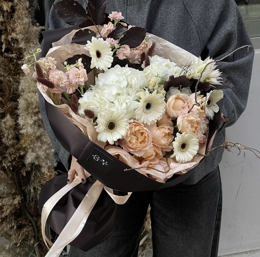 Авторский букет с гермини, джульеттой и маттиолой