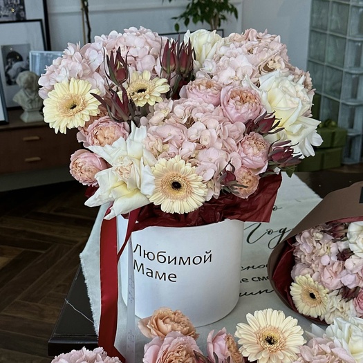 Авторская композиция с гермини, гортензией, экзотикой