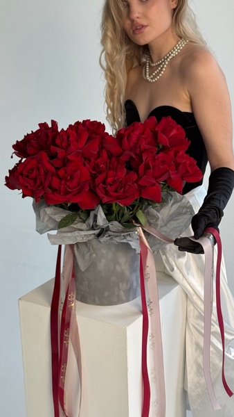 Композиция из французских роз «EXPLORER» 19шт