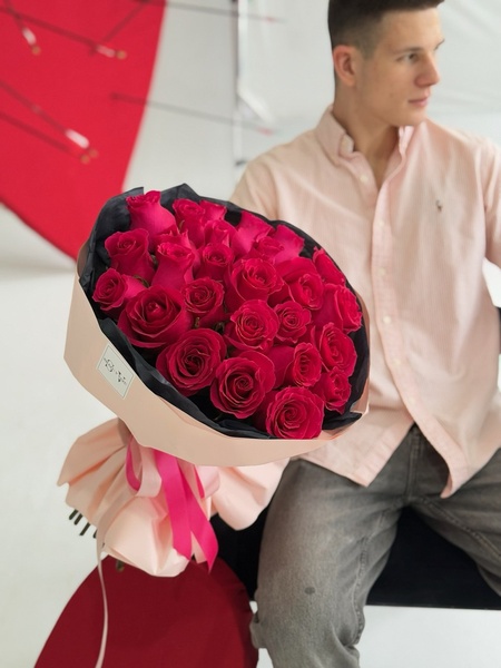 Букет из роз сорта «GOTCHA» 27шт